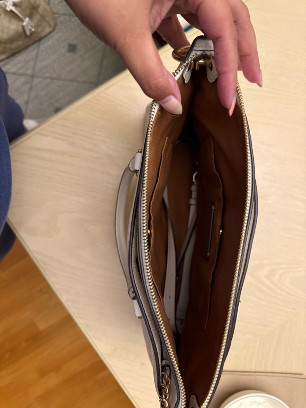 Coach Chalk Pebbled Leather Tote with Matching Zip Wallet - Picture 4 of 4